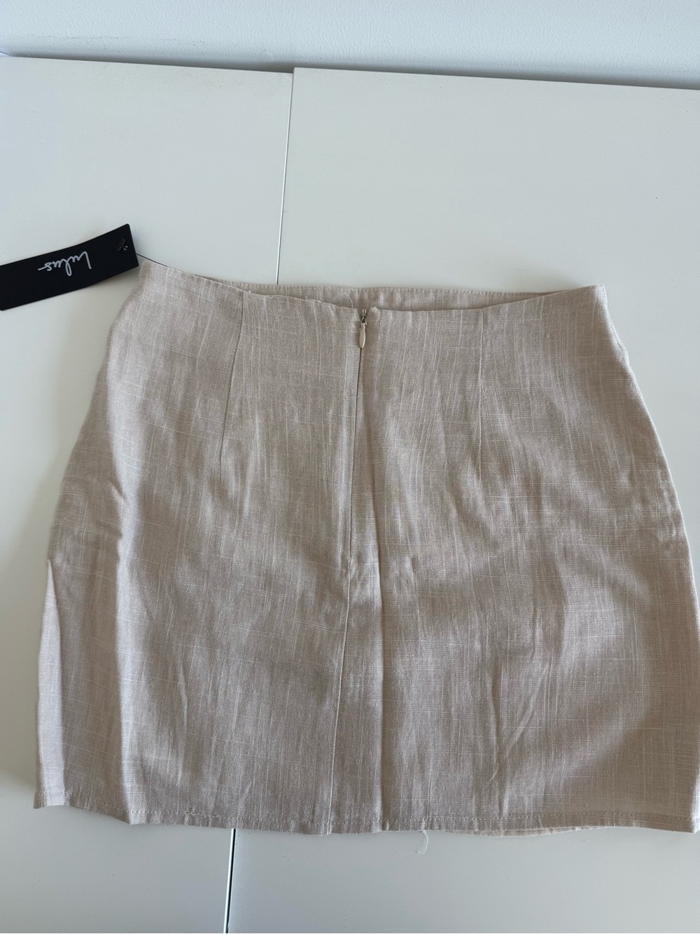 NWT Lulu's Neutral Beige Linen-Blend Mini Skirt with Front Slit Size XS - Picture 2 of 5